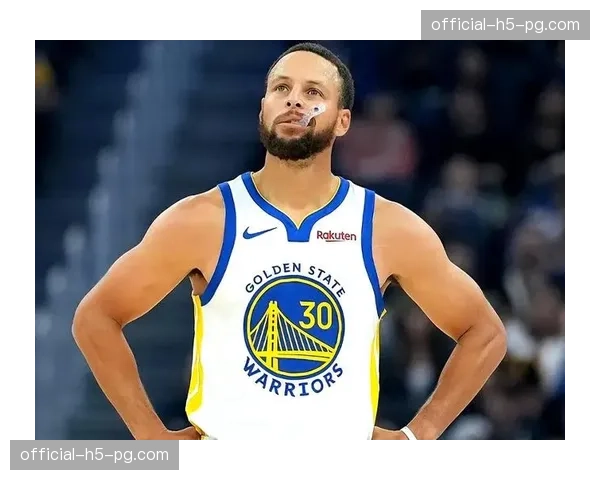 库里命中生涯第3500记三分球，达成历史又一里程碑