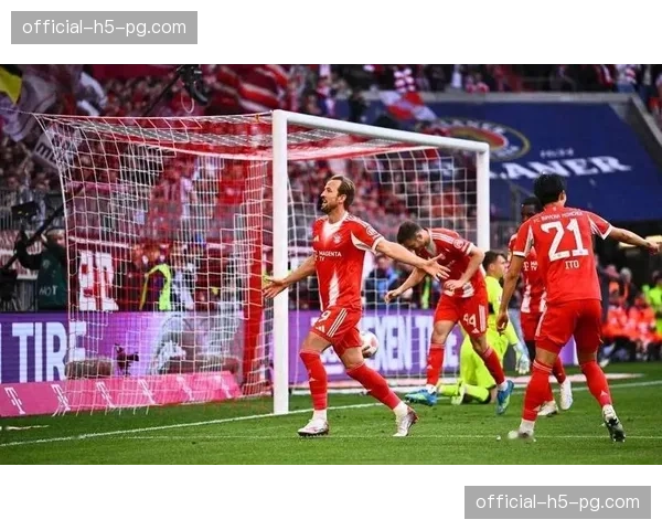 拜仁对阵斯图加特，落后情况下完成逆转